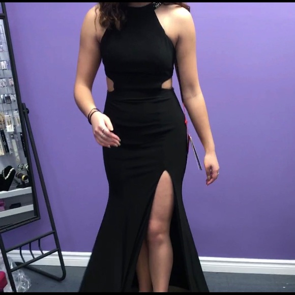 Prom dress - Picture 2 of 5